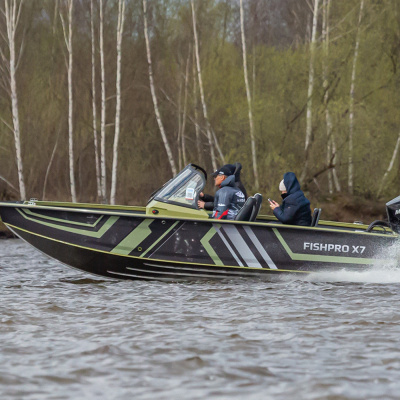 Лодка Volzhanka FISHPRO X7, серебристый светло-зеленый металлик
