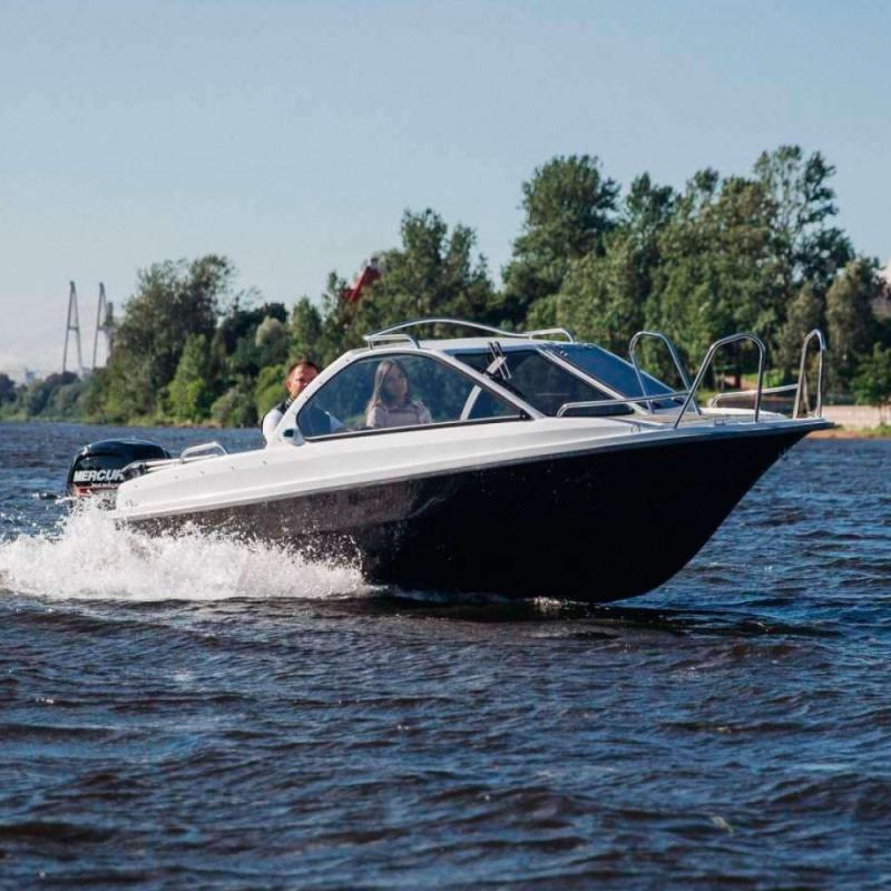 Катер Phoenix 530HT Катер Phoenix 530HT