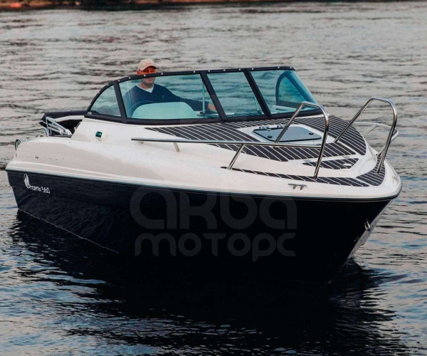 Катер Phoenix 560