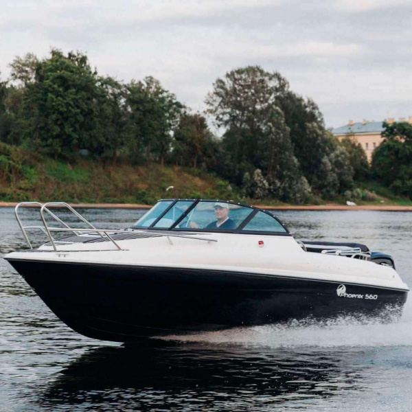 Катер Phoenix 560