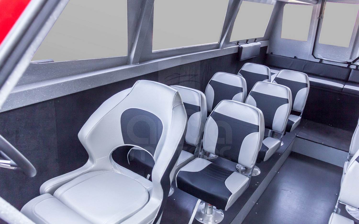 Катер VOYAGER LongCabin (Такси)