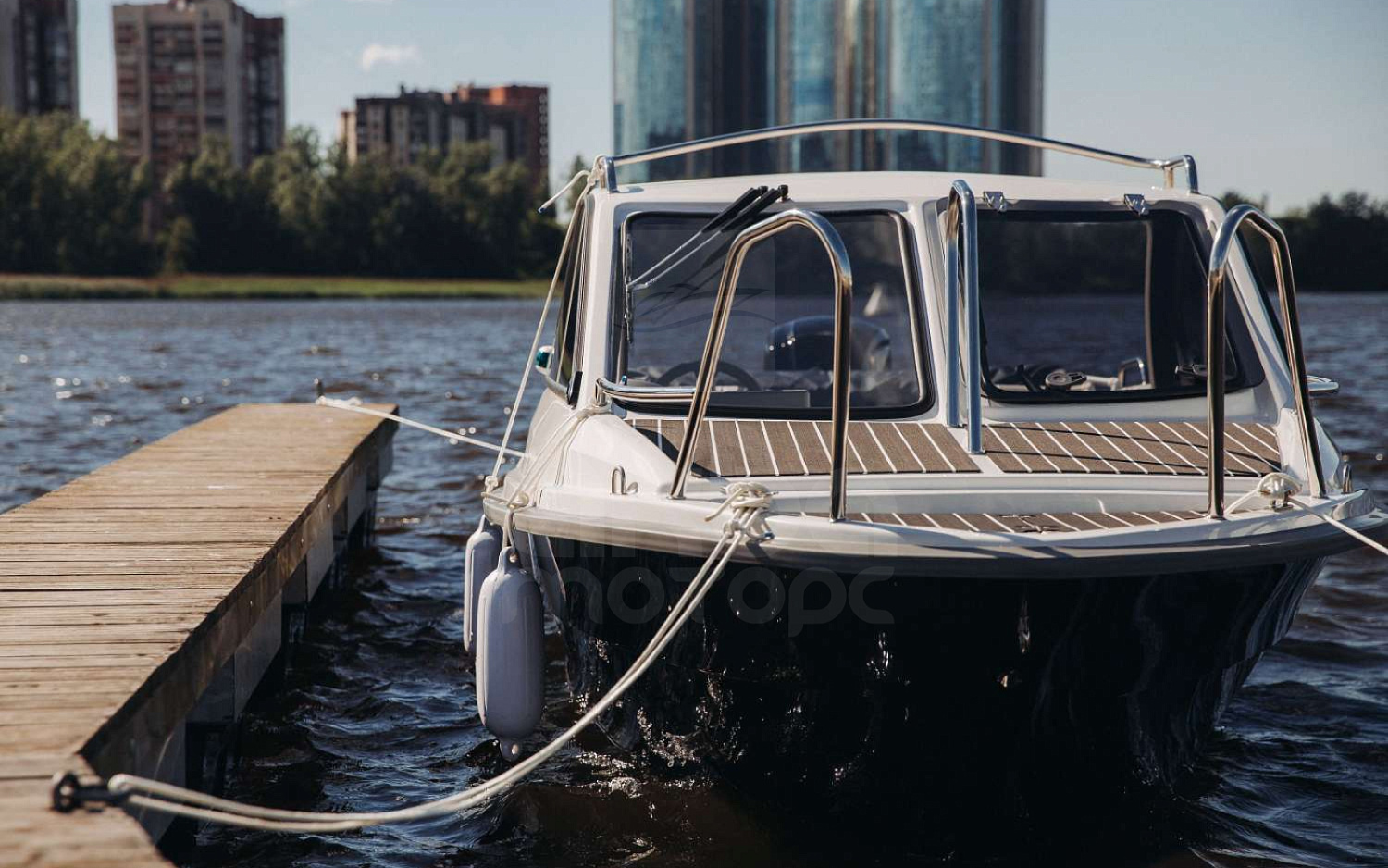 Катер Phoenix 530HT