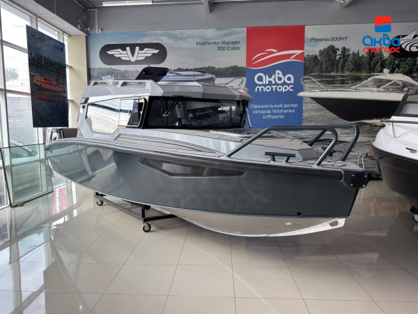 Катер VOYAGER 600 Cabin, графитовый