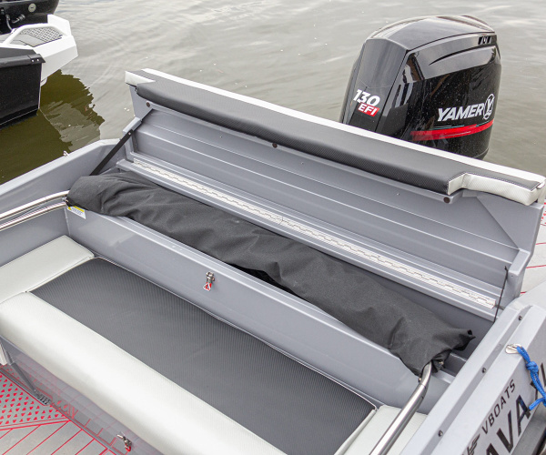 Лодка Volzhanka YAVA XL BowRider