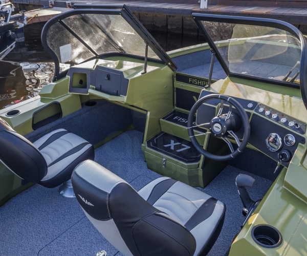 Лодка Volzhanka FISHPRO X7, серебристый светло-зеленый металлик