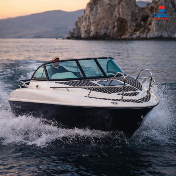 Катер Phoenix 560