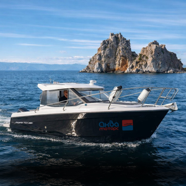 Катер Phoenix 700 Cabin