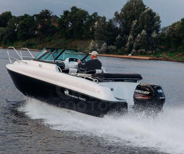 Катер Phoenix 560