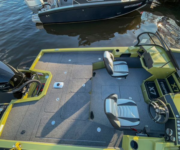 Лодка Volzhanka FISHPRO X7, серебристый светло-зеленый металлик