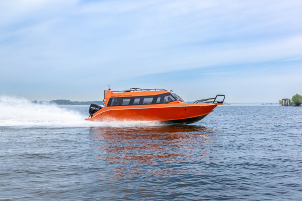Катер VOYAGER LongCabin Twin